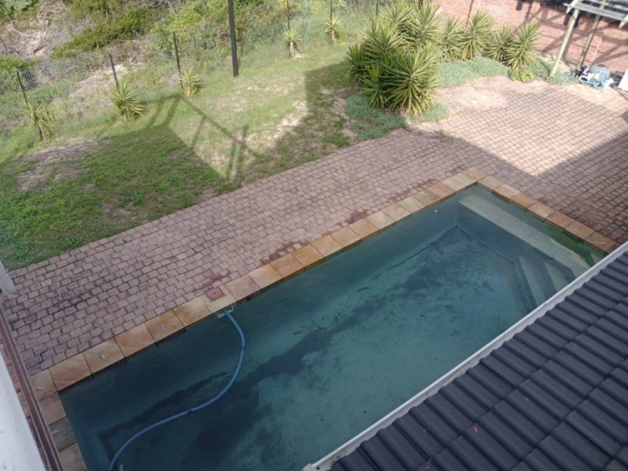 5 Bedroom Property for Sale in Paradise Beach Eastern Cape